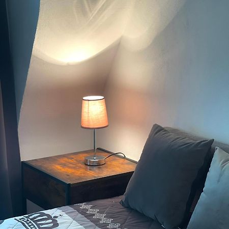 City Apartment, Ferienwohnung 3 Zkdb, Balkon, Dachgeschoss, Naehe Duesseldorf Krefeld Zewnętrze zdjęcie